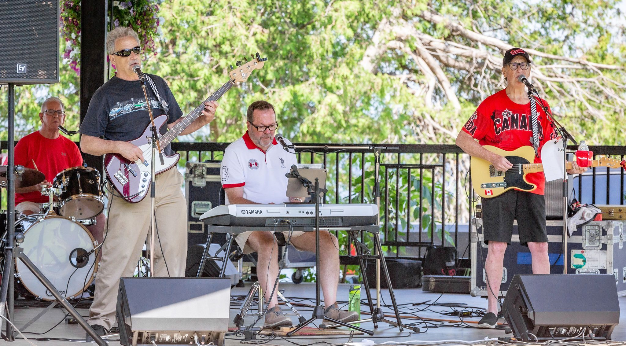 The Fabulous Heartbeats performing in Arnprior on July 1 2022